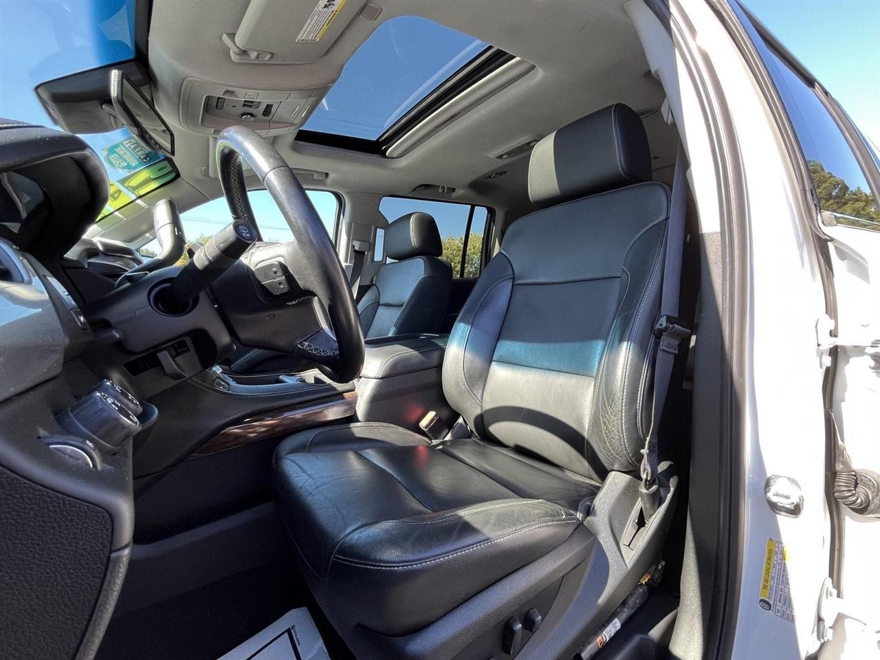 Chevrolet Suburban LT 4WD 2019