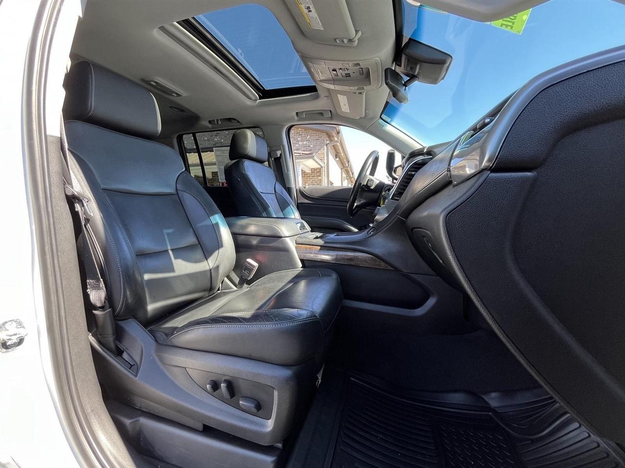 Chevrolet Suburban LT 4WD 2019
