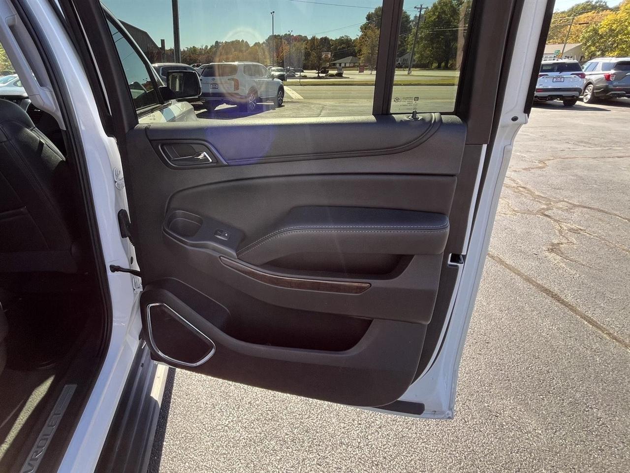Chevrolet Suburban LT 4WD 2019