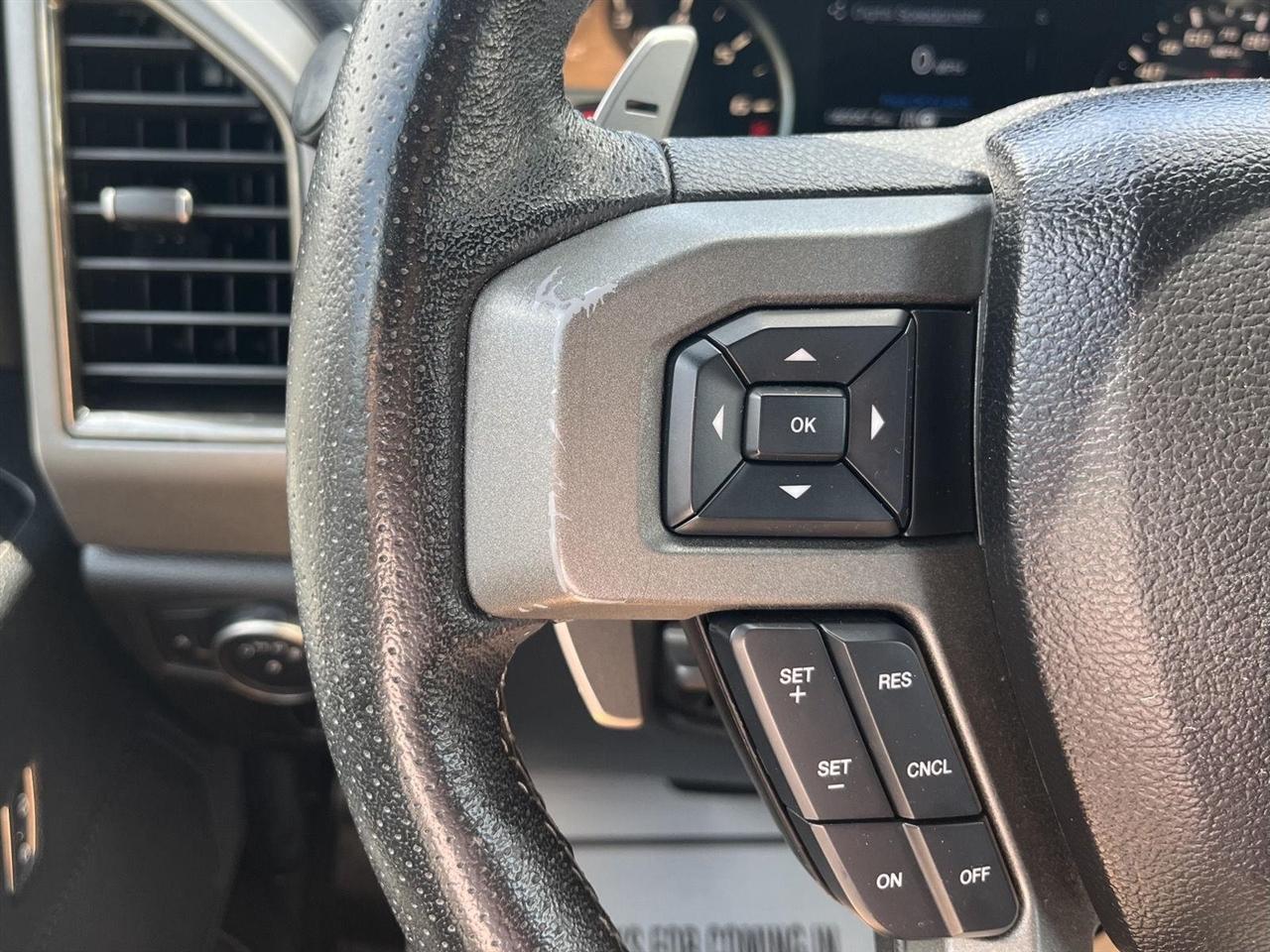Ford F-150 Raptor SuperCrew 4WD 2017