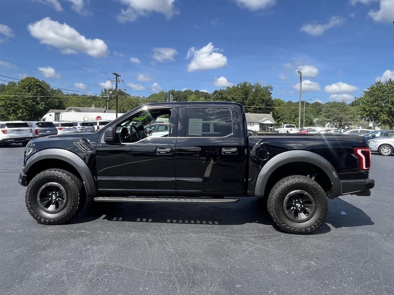 Ford F-150 Raptor SuperCrew 4WD 2017