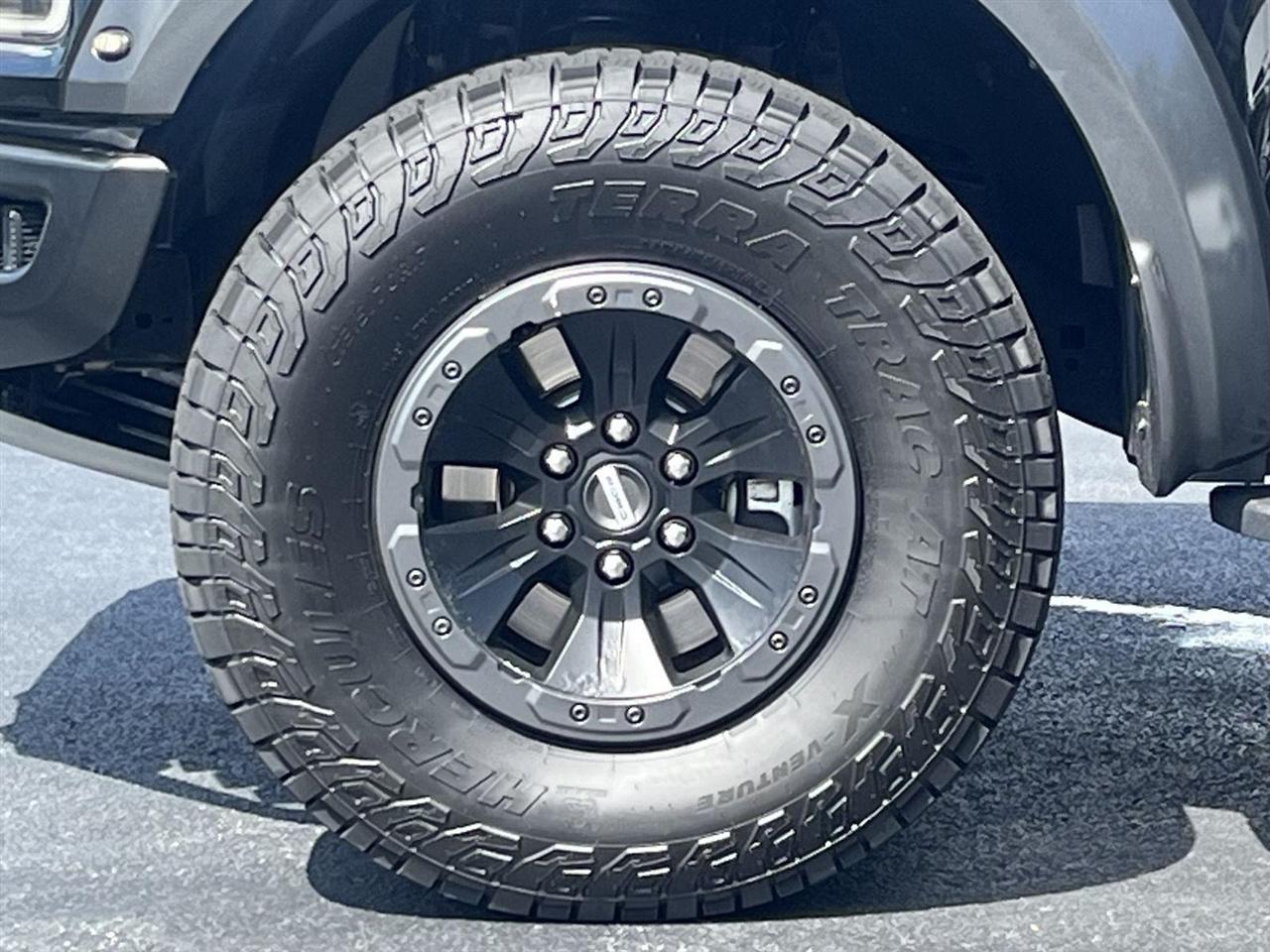 Ford F-150 Raptor SuperCrew 4WD 2017