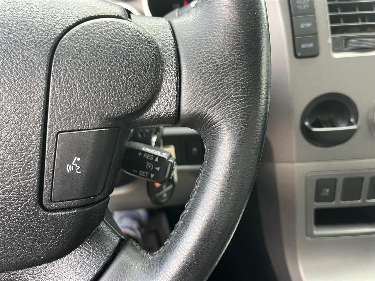 Toyota Tundra Limited 5.7L CrewMax 2WD 2012