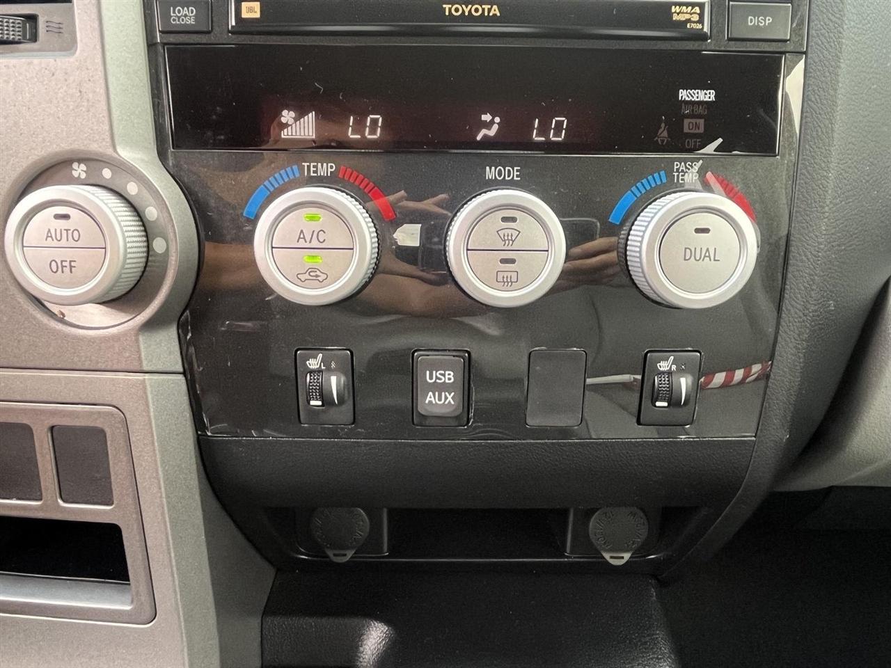 Toyota Tundra Limited 5.7L CrewMax 2WD 2012