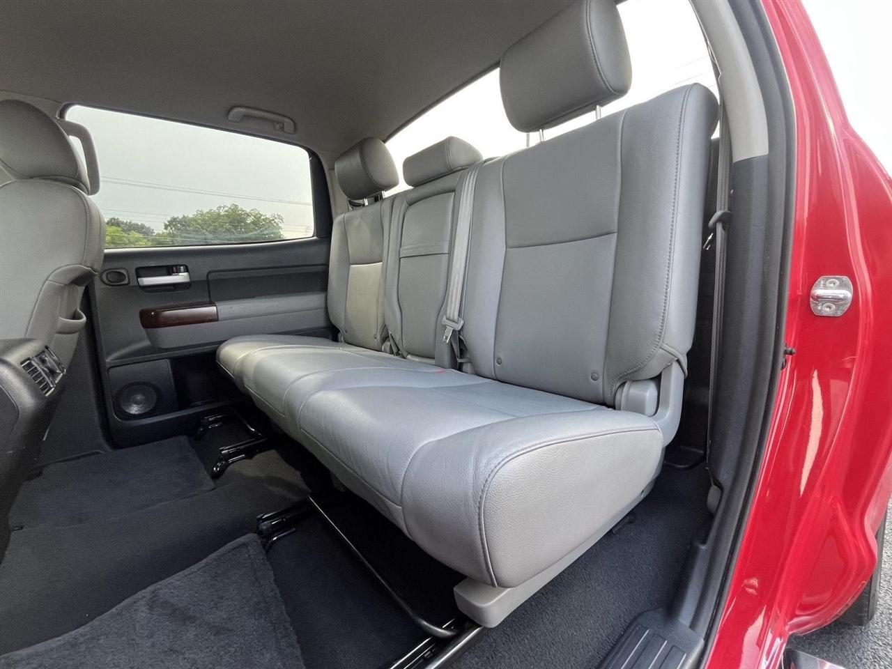 Toyota Tundra Limited 5.7L CrewMax 2WD 2012