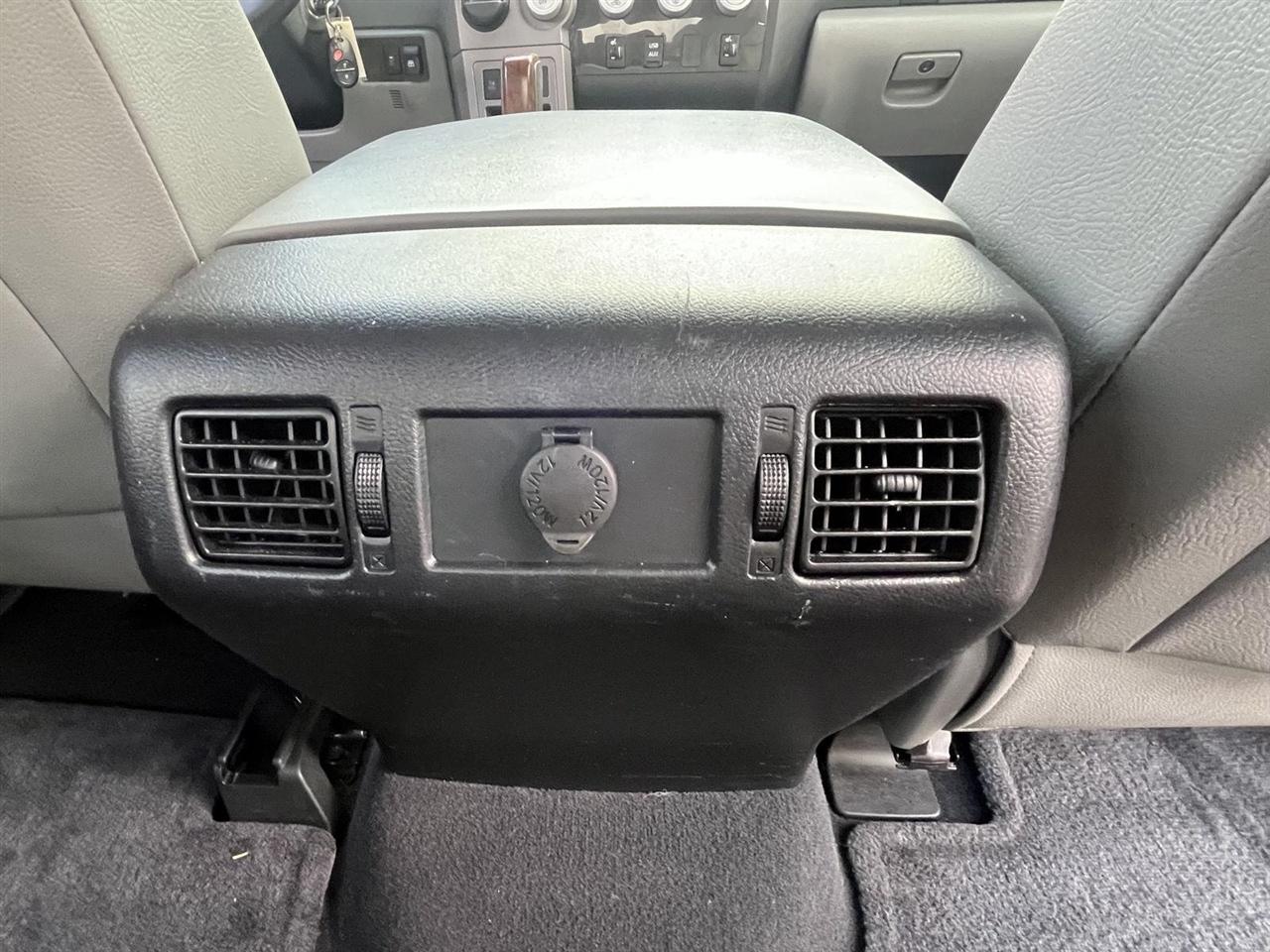 Toyota Tundra Limited 5.7L CrewMax 2WD 2012