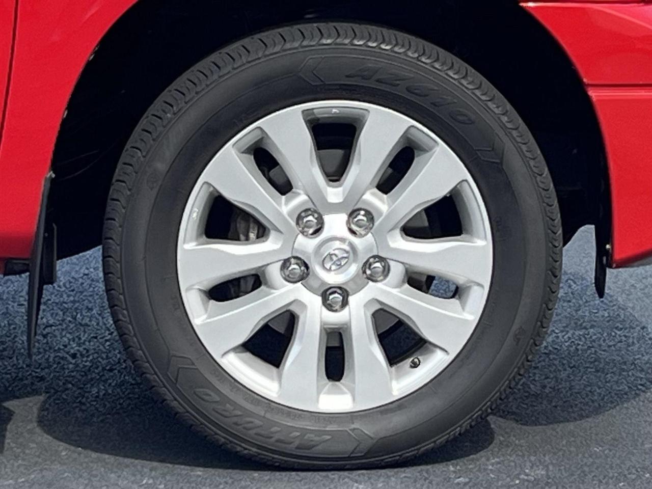 Toyota Tundra Limited 5.7L CrewMax 2WD 2012