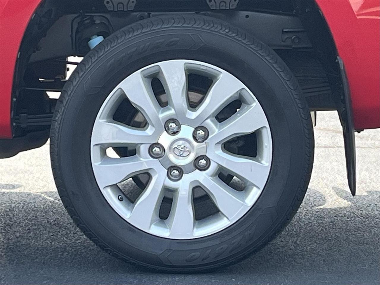 Toyota Tundra Limited 5.7L CrewMax 2WD 2012