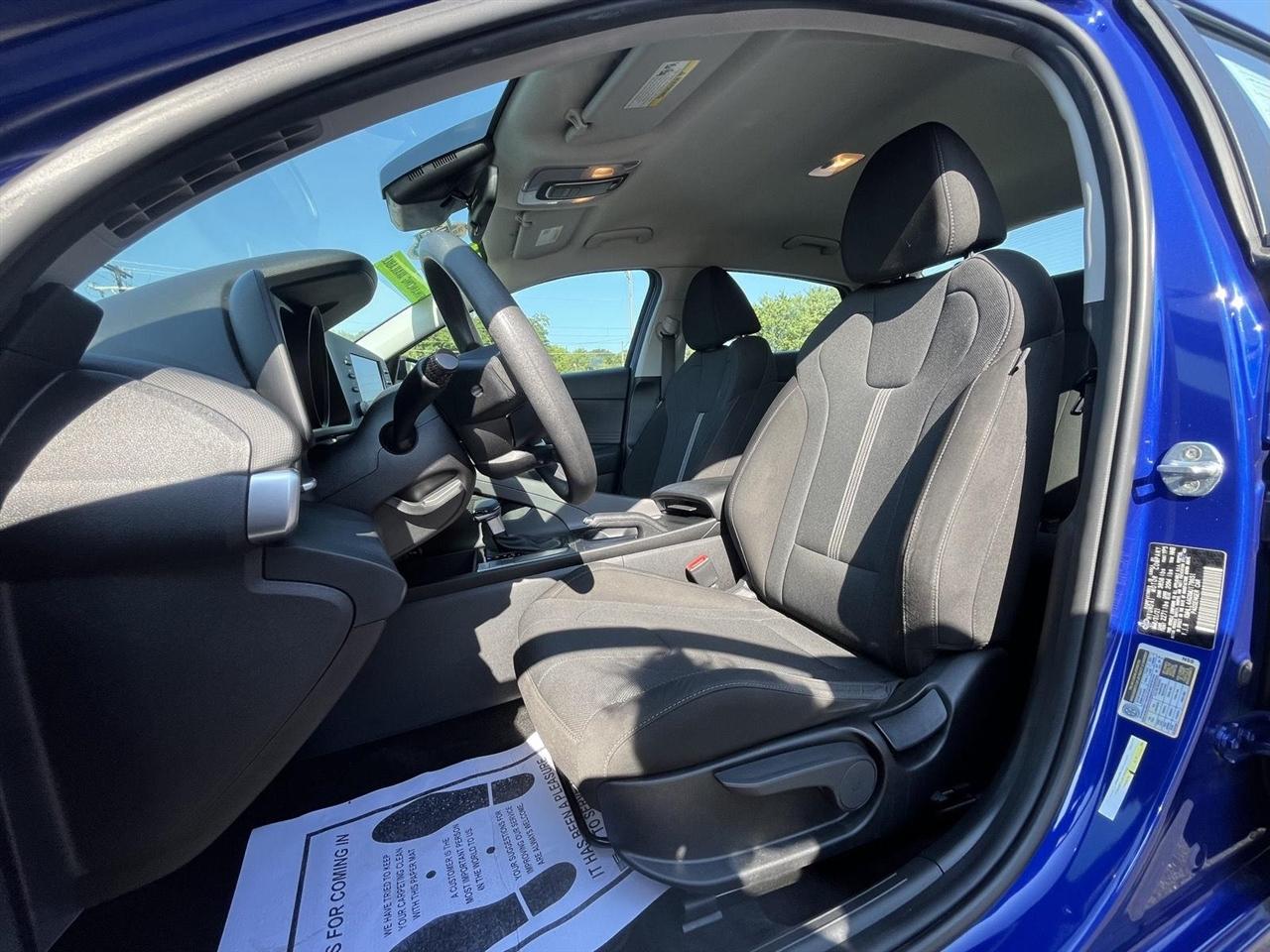 Hyundai Elantra SE 2021