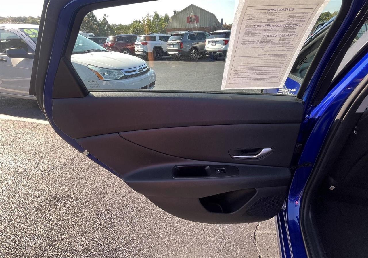 Hyundai Elantra SE 2021
