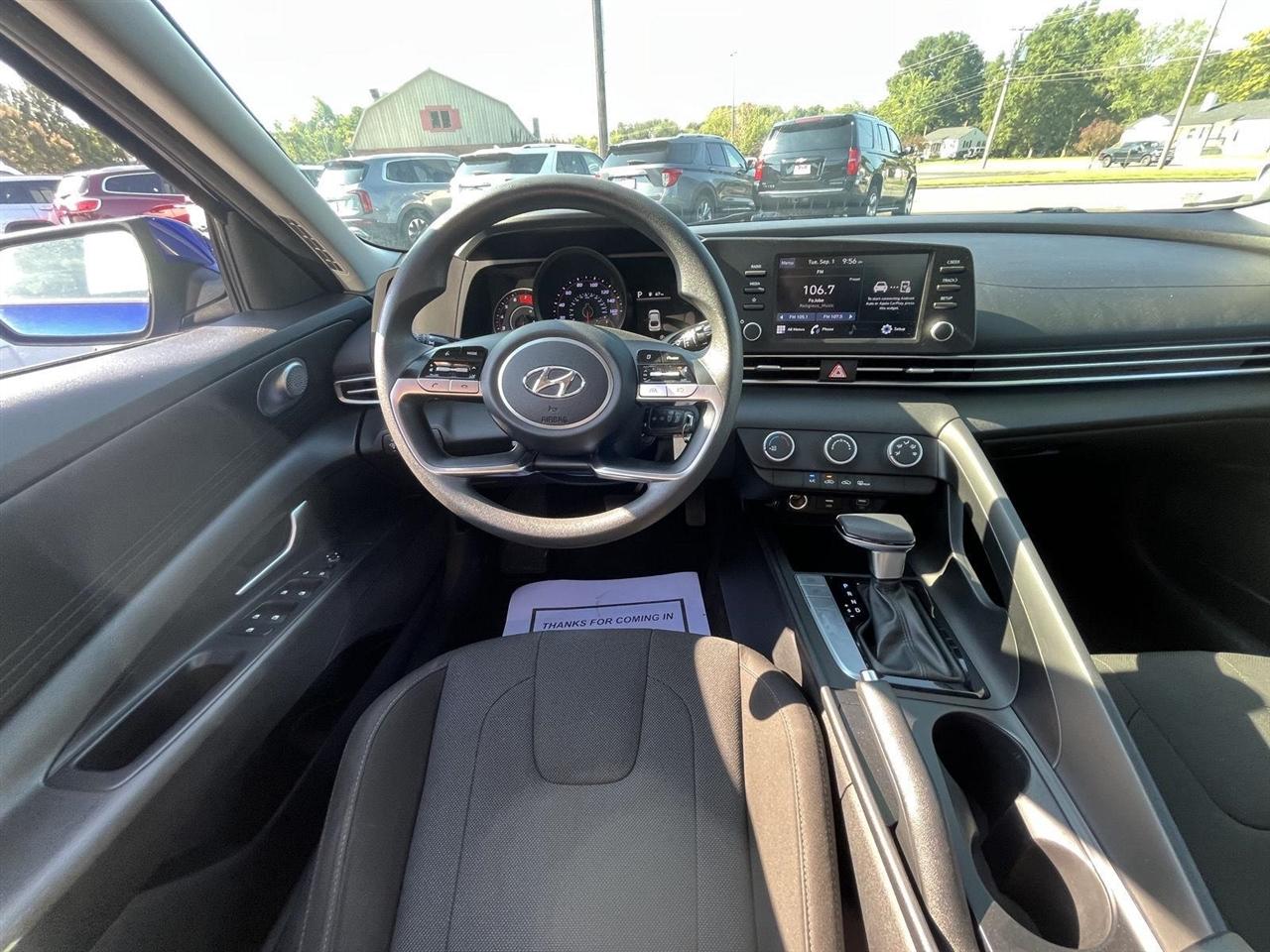 Hyundai Elantra SE 2021
