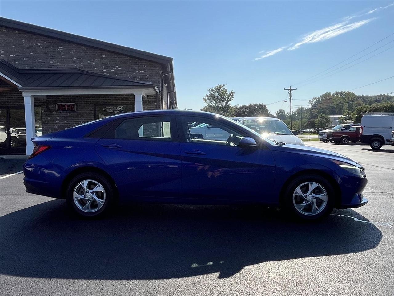 Hyundai Elantra SE 2021