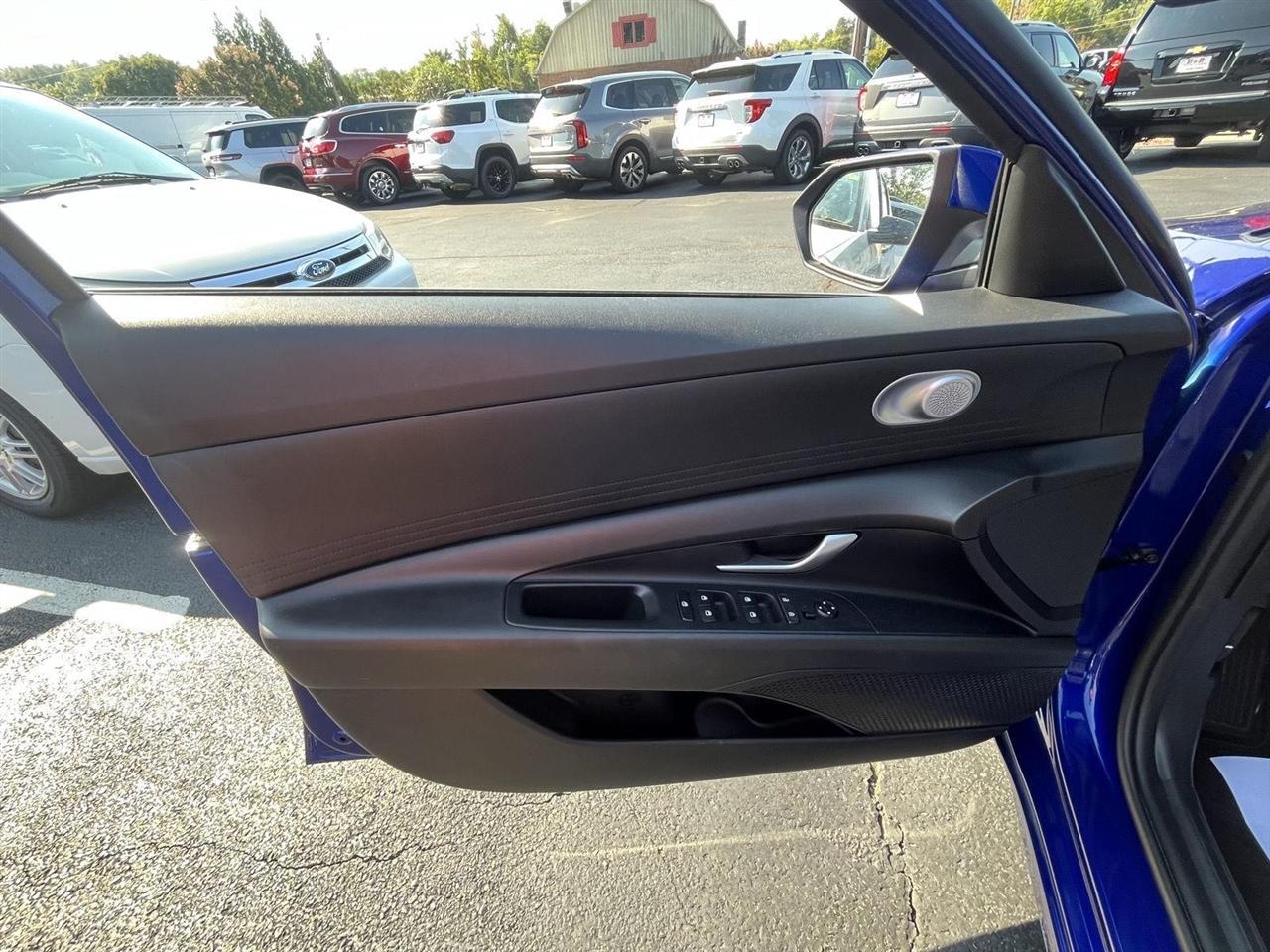 Hyundai Elantra SE 2021