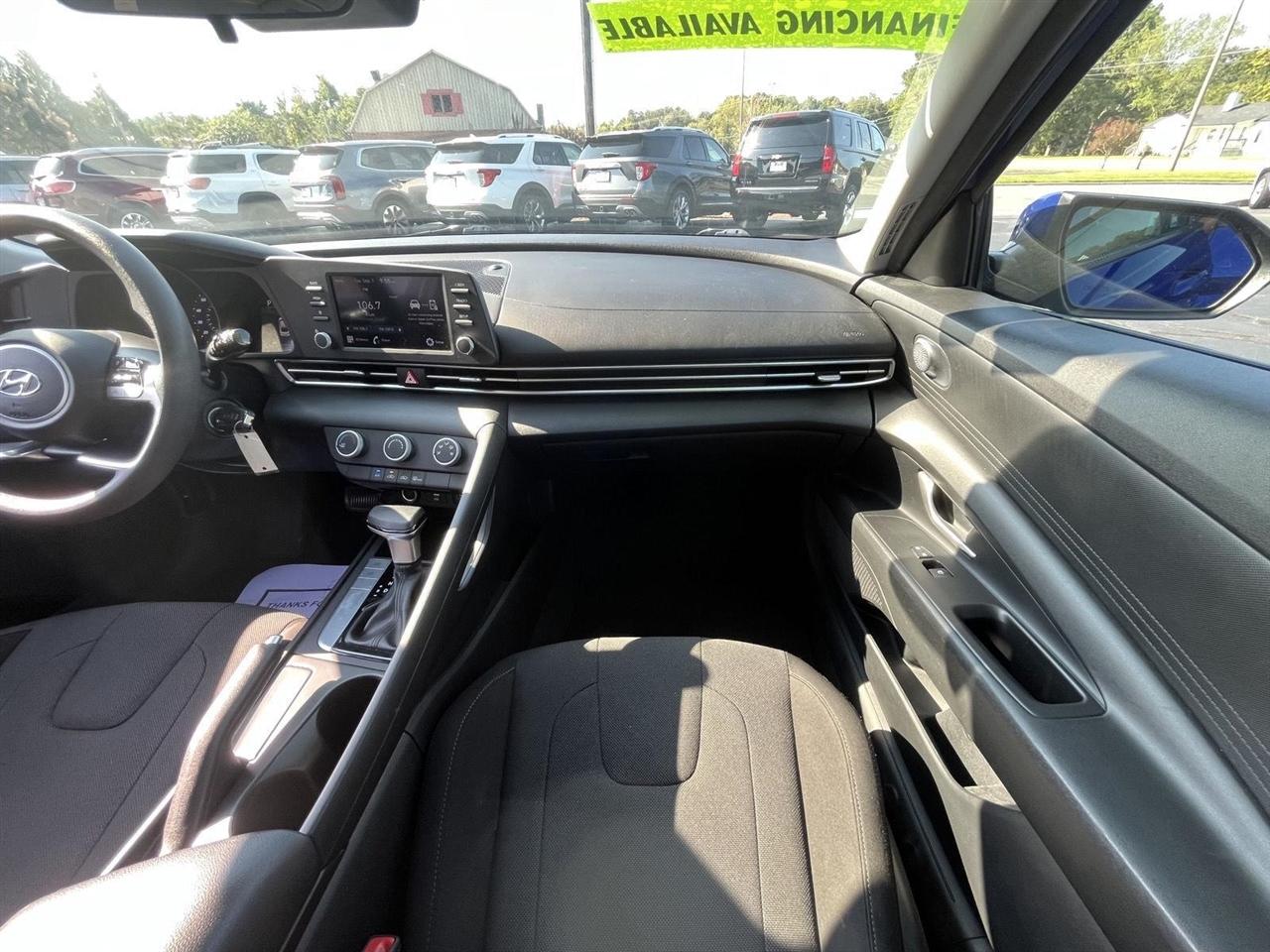 Hyundai Elantra SE 2021