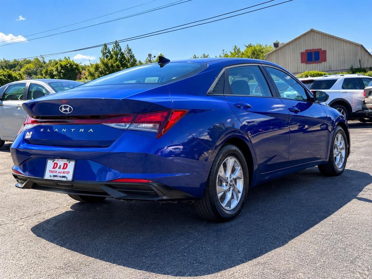 Hyundai Elantra SE 2021