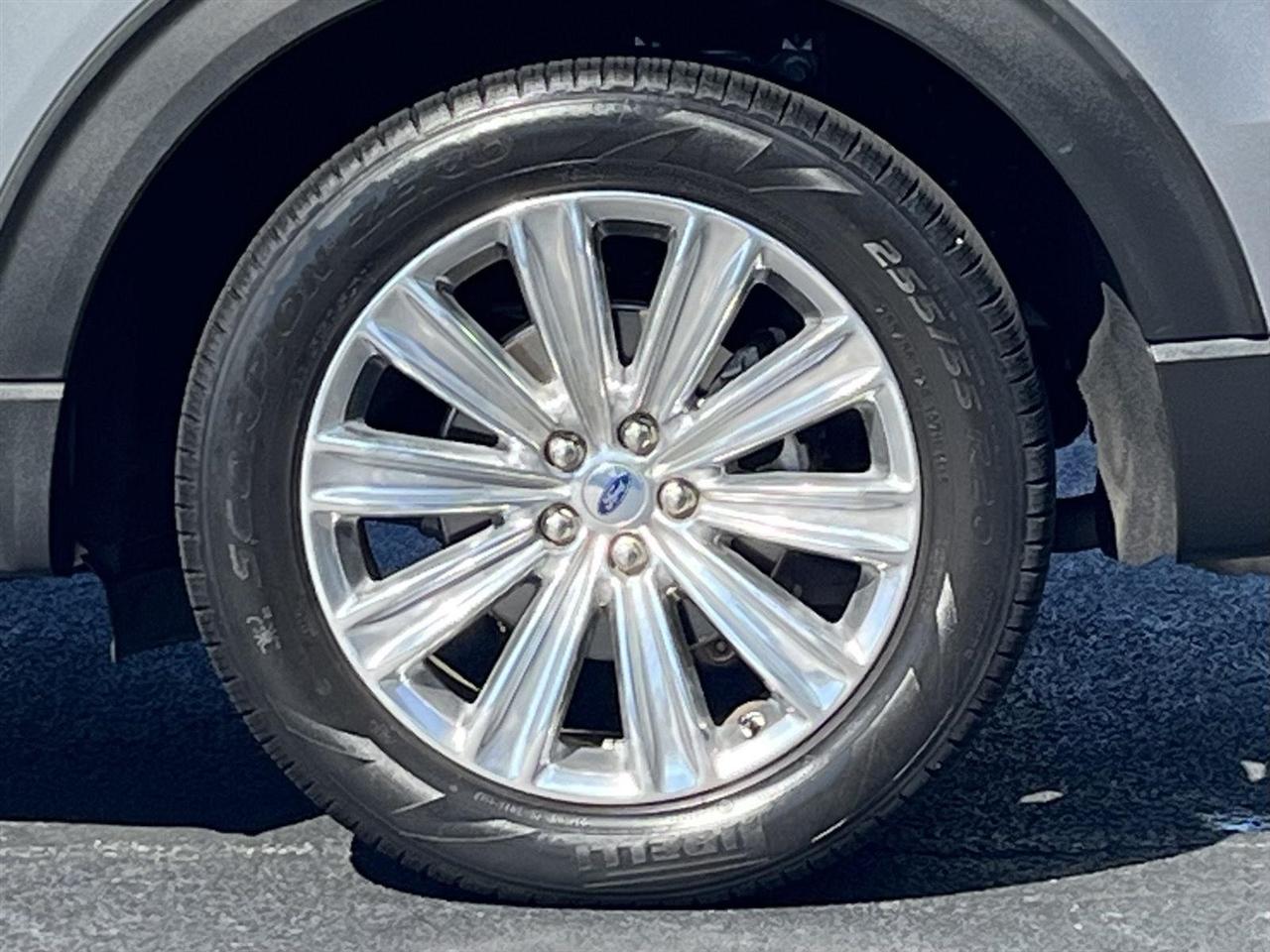 Ford Explorer Limited 2023