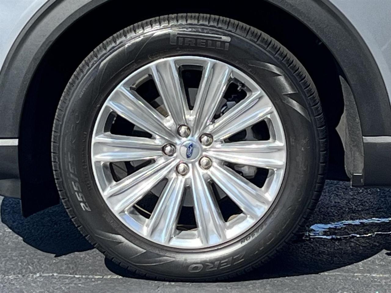 Ford Explorer Limited 2023