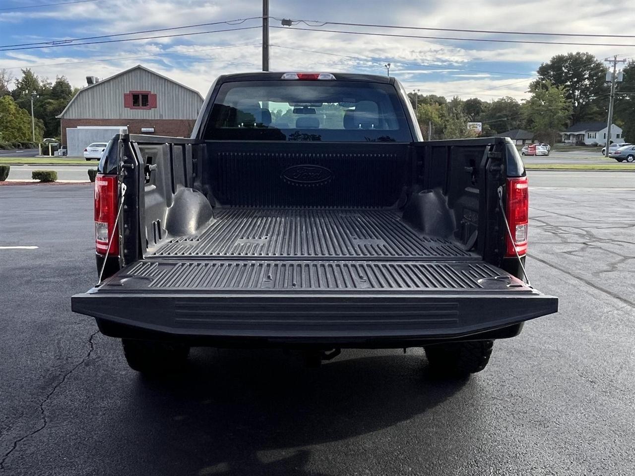 Ford F-150 XL SuperCab 8-ft. Bed 4WD 2015