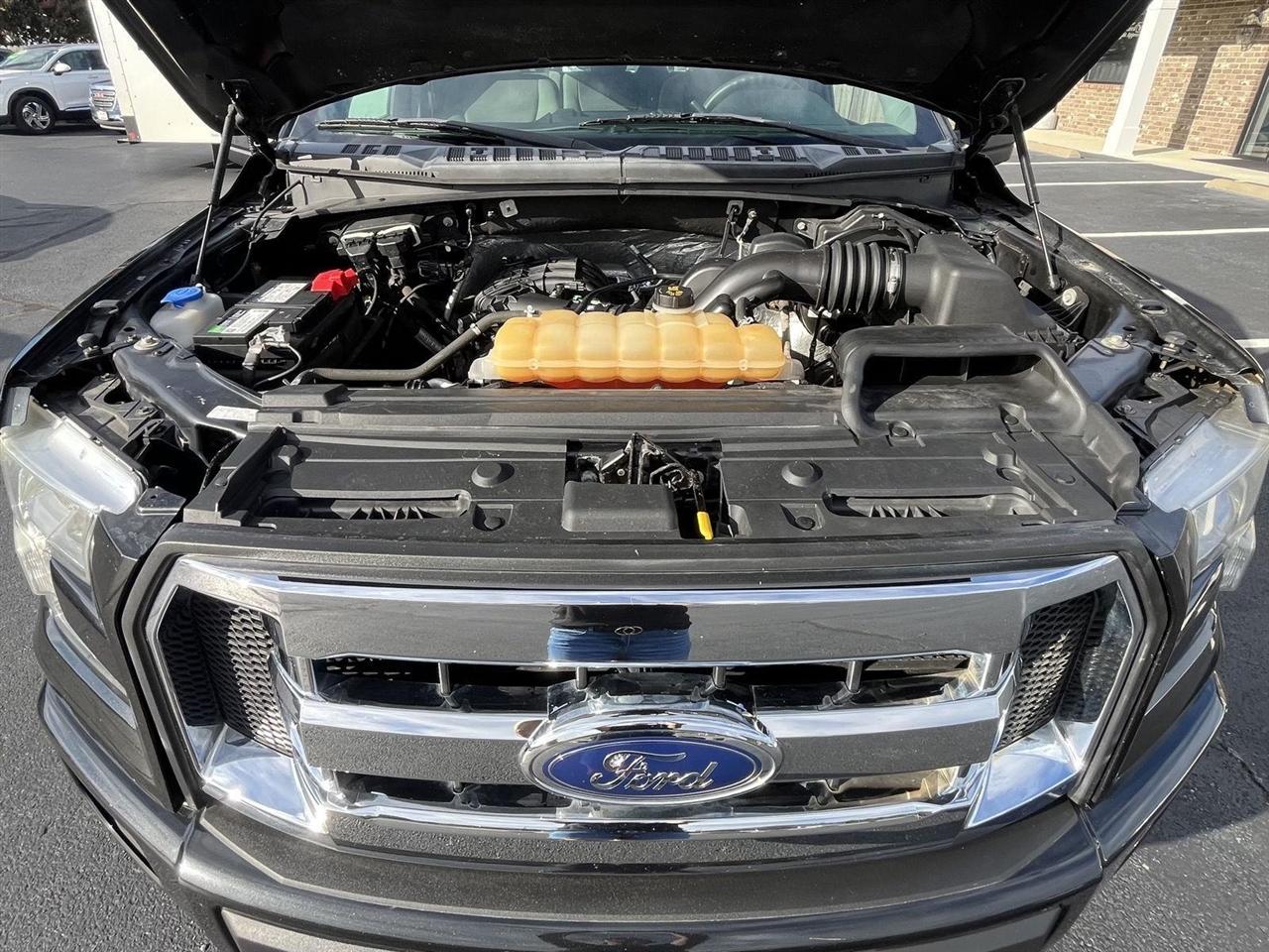 Ford F-150 XL SuperCab 8-ft. Bed 4WD 2015