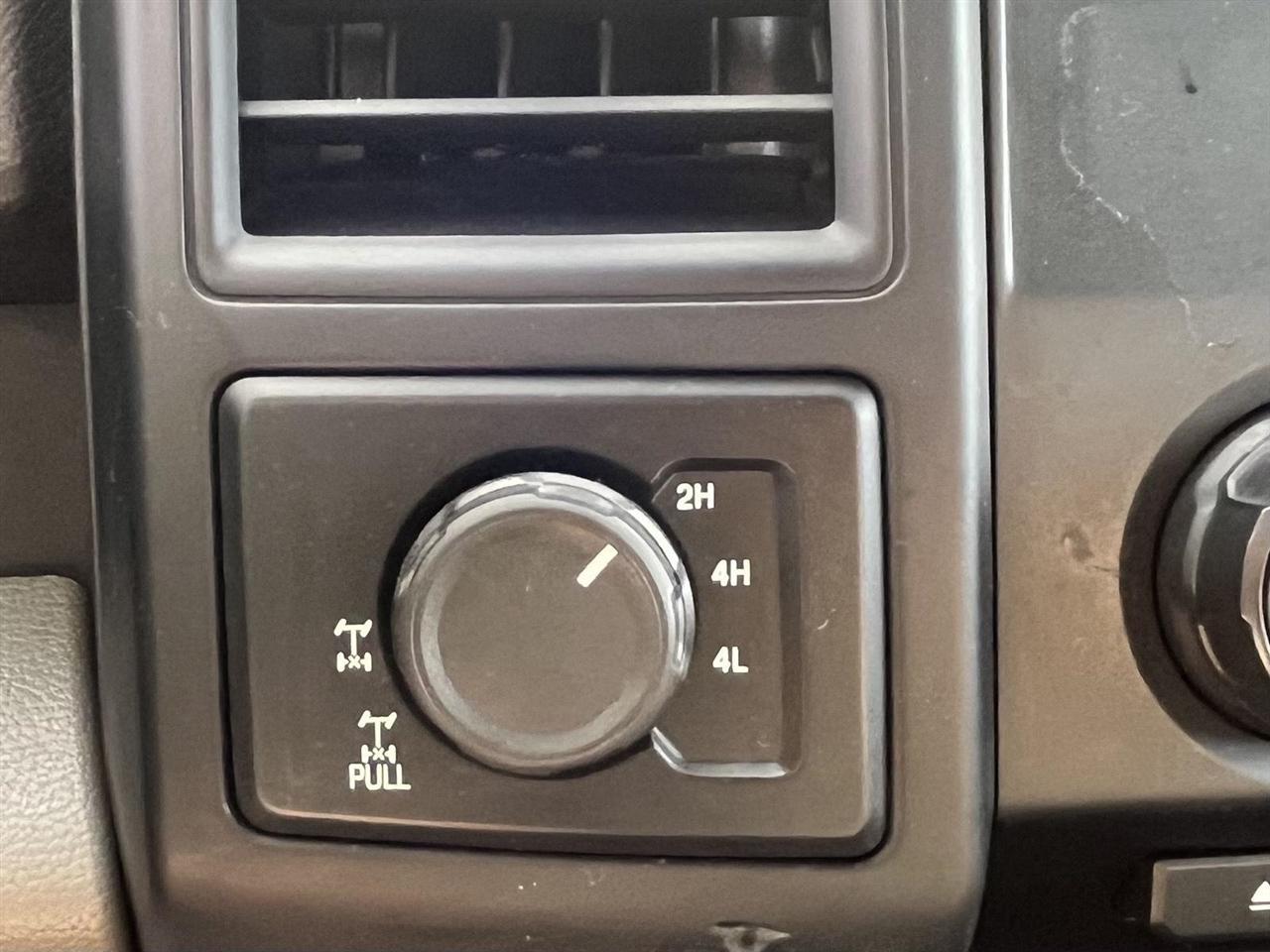 Ford F-150 XL SuperCab 6.5-ft. Bed 4WD 2015