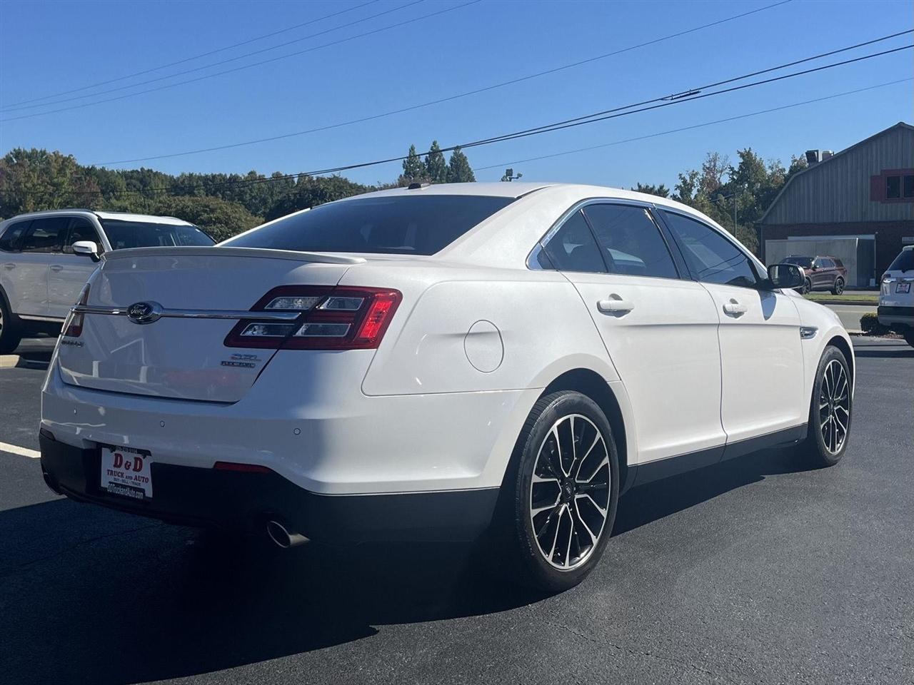 Ford Taurus SEL FWD 2018