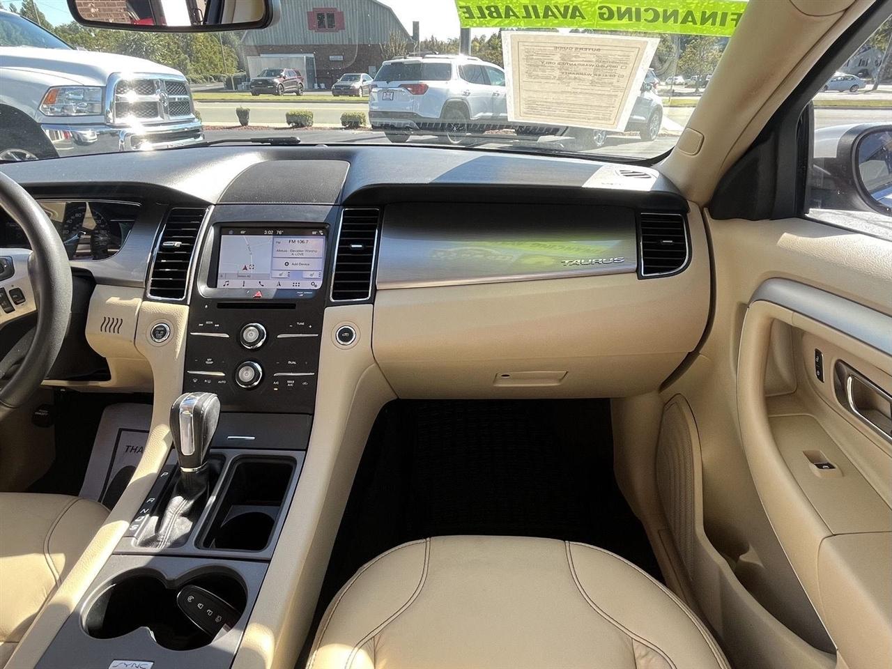 Ford Taurus SEL FWD 2018