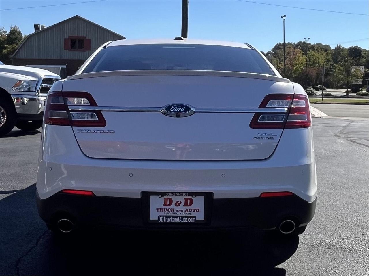 Ford Taurus SEL FWD 2018