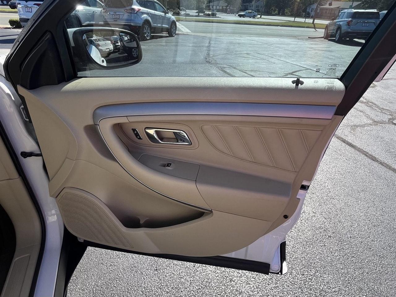 Ford Taurus SEL FWD 2018
