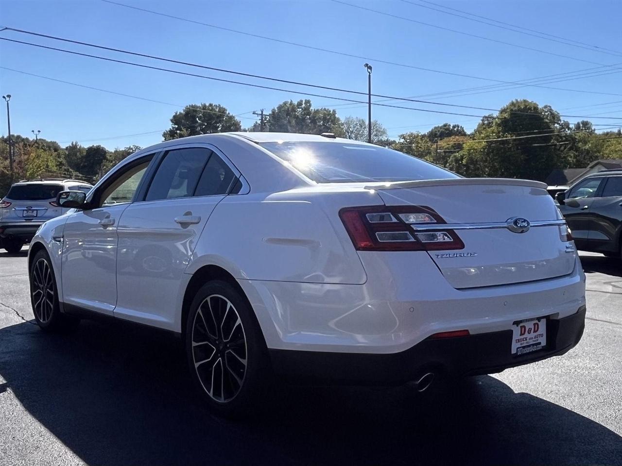 Ford Taurus SEL FWD 2018