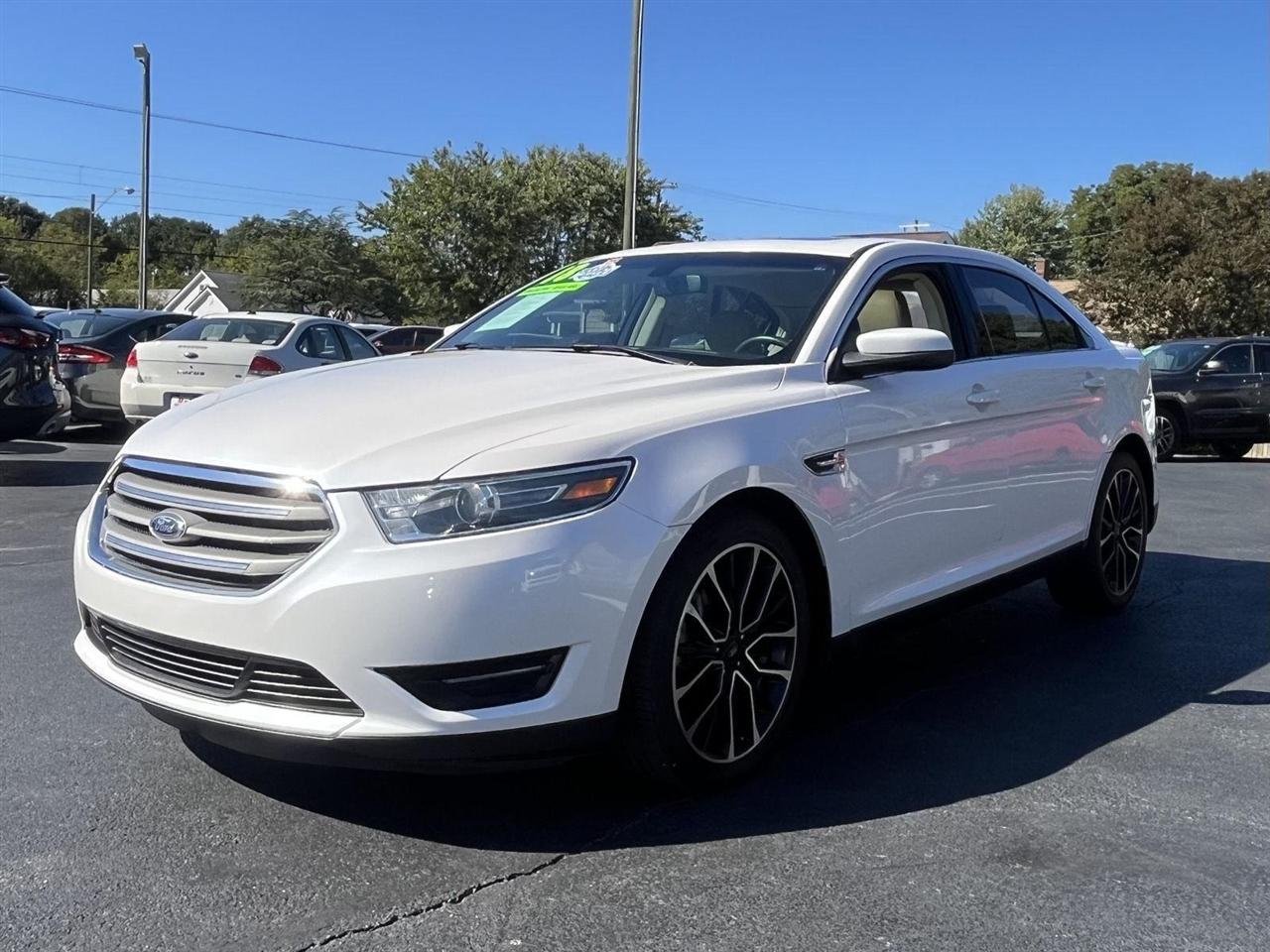 Ford Taurus SEL FWD 2018
