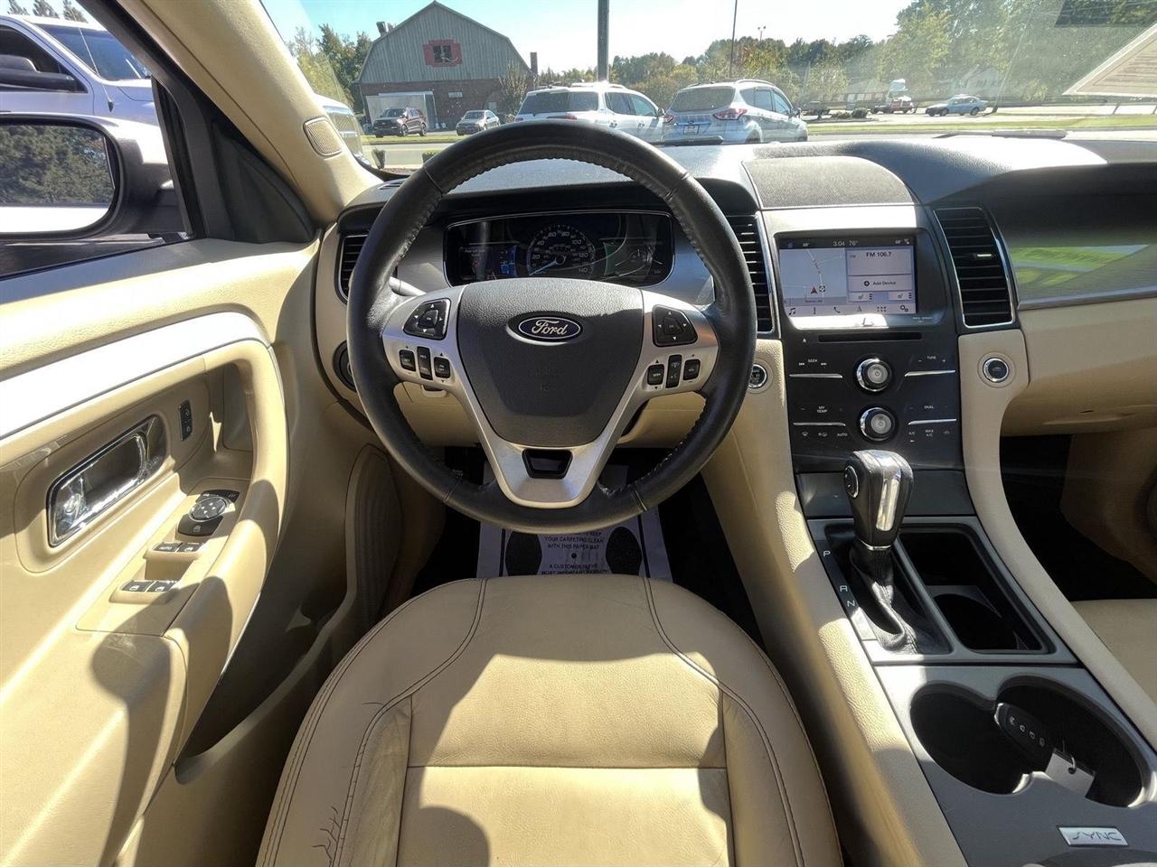 Ford Taurus SEL FWD 2018
