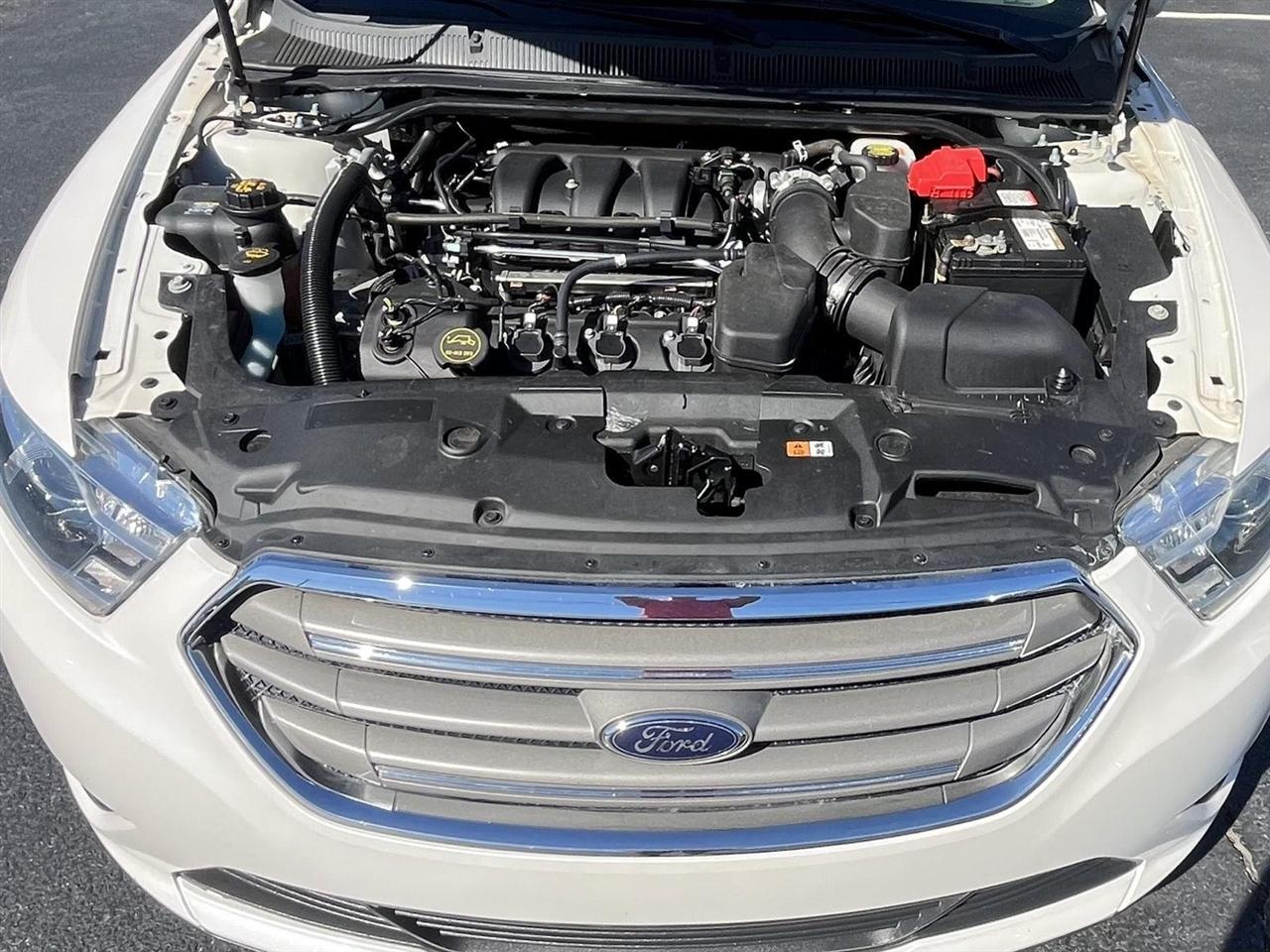 Ford Taurus SEL FWD 2018