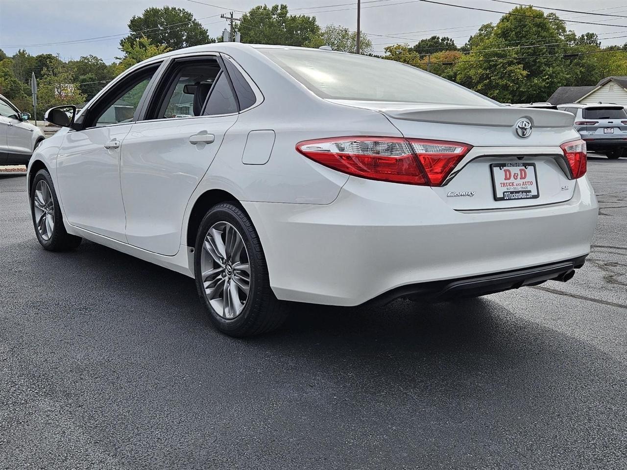 Toyota Camry SE 2016