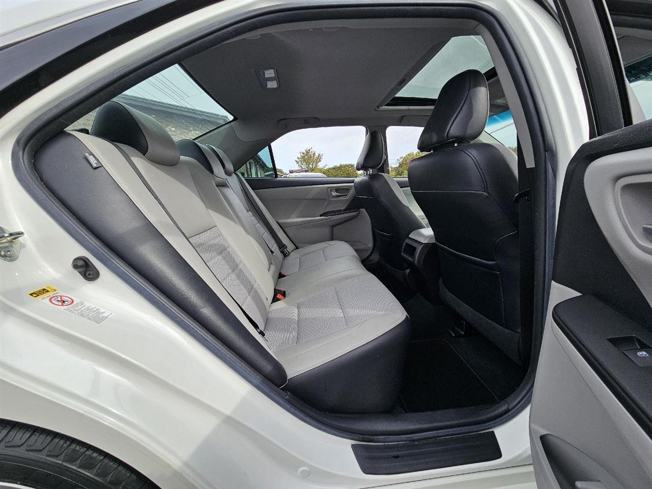 Toyota Camry SE 2016