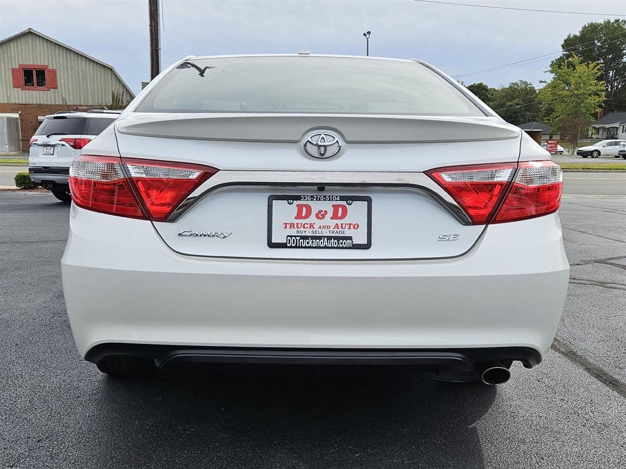Toyota Camry SE 2016