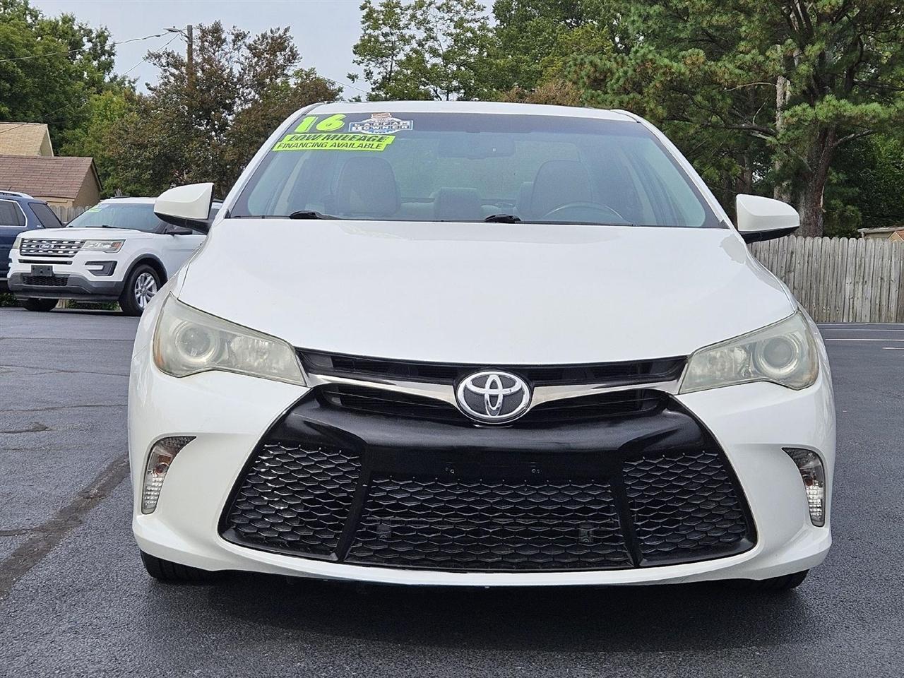 Toyota Camry SE 2016