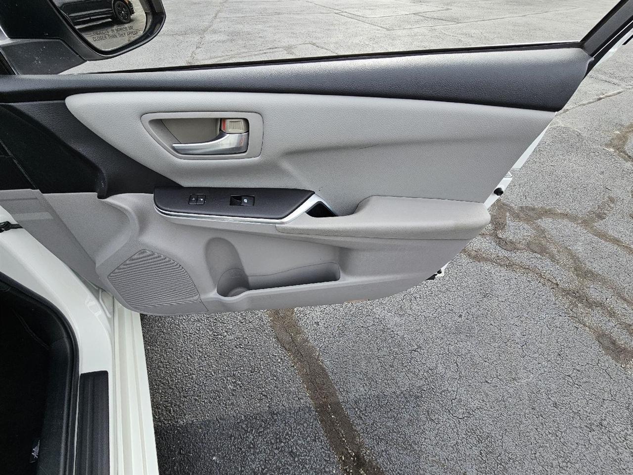 Toyota Camry SE 2016