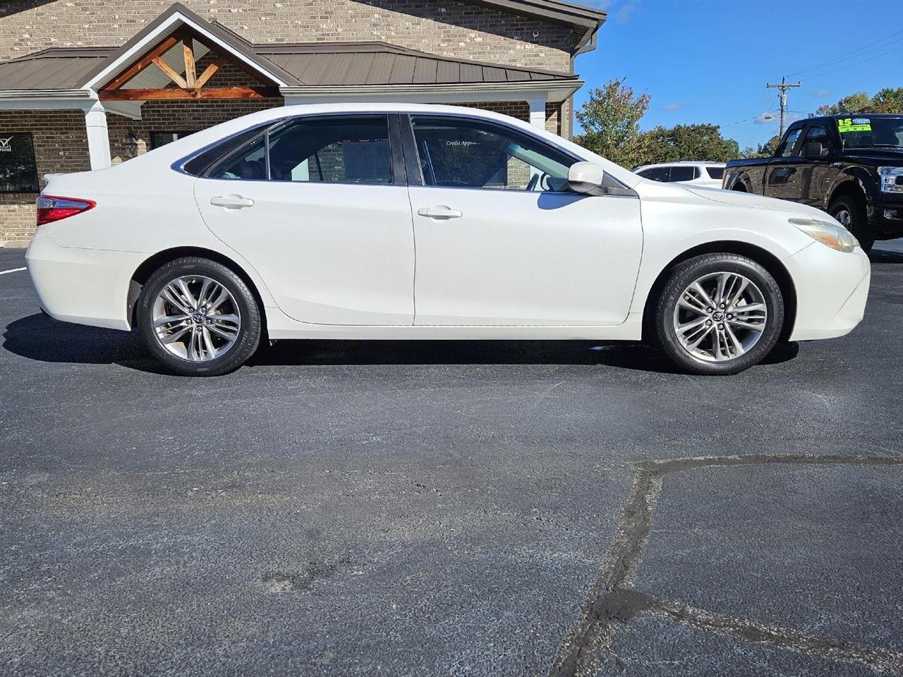 Toyota Camry SE 2016