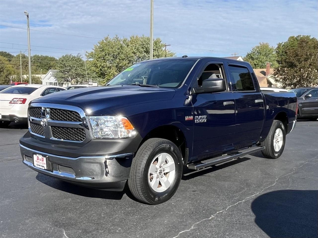 RAM 1500 Tradesman Crew Cab SWB 2WD 2017