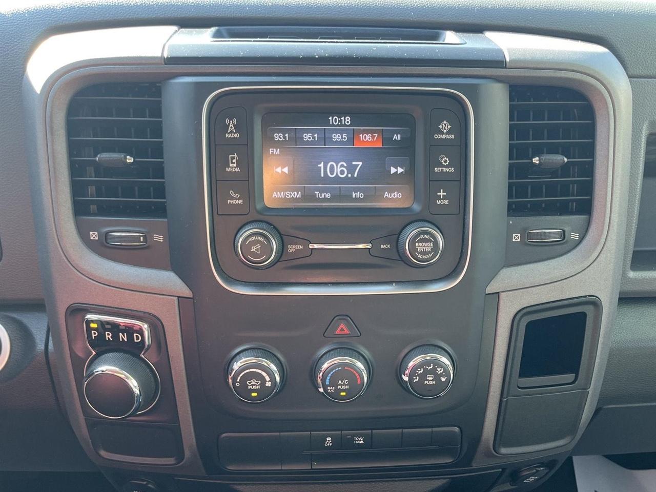 RAM 1500 Tradesman Crew Cab SWB 2WD 2017