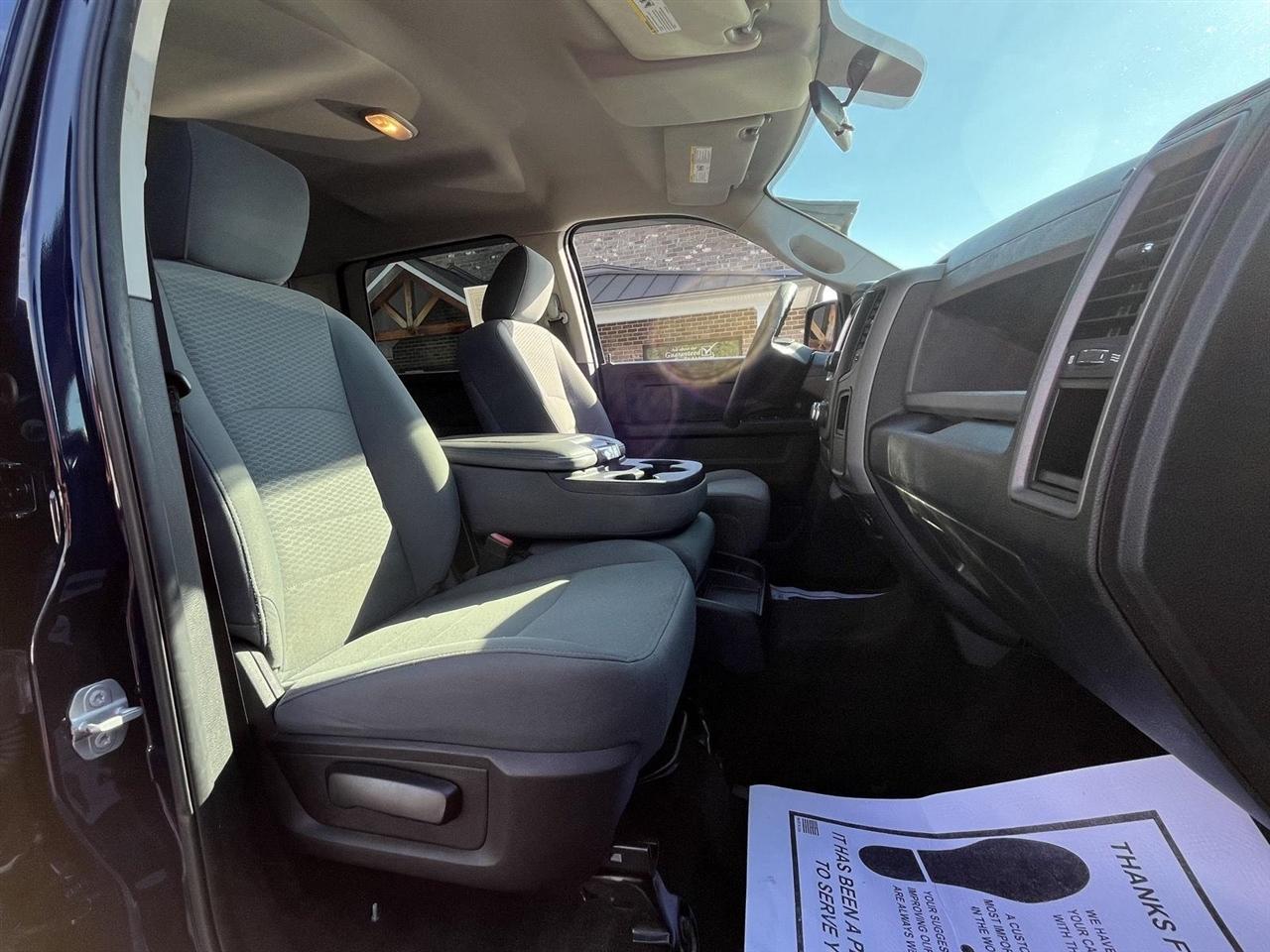 RAM 1500 Tradesman Crew Cab SWB 2WD 2017