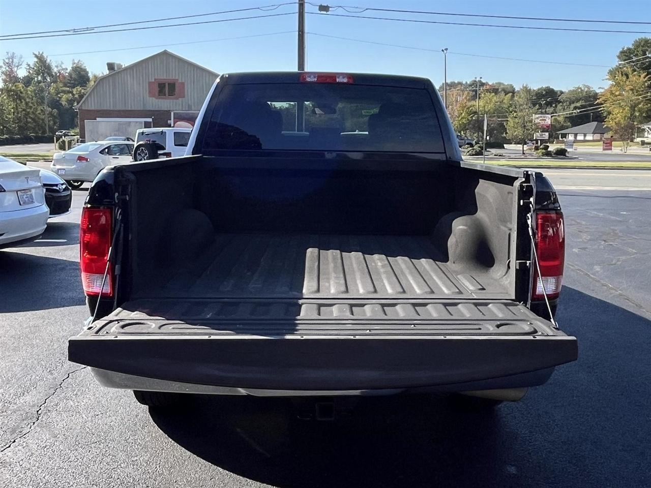RAM 1500 Tradesman Crew Cab SWB 2WD 2017
