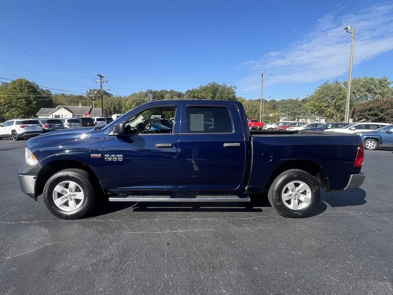 RAM 1500 Tradesman Crew Cab SWB 2WD 2017