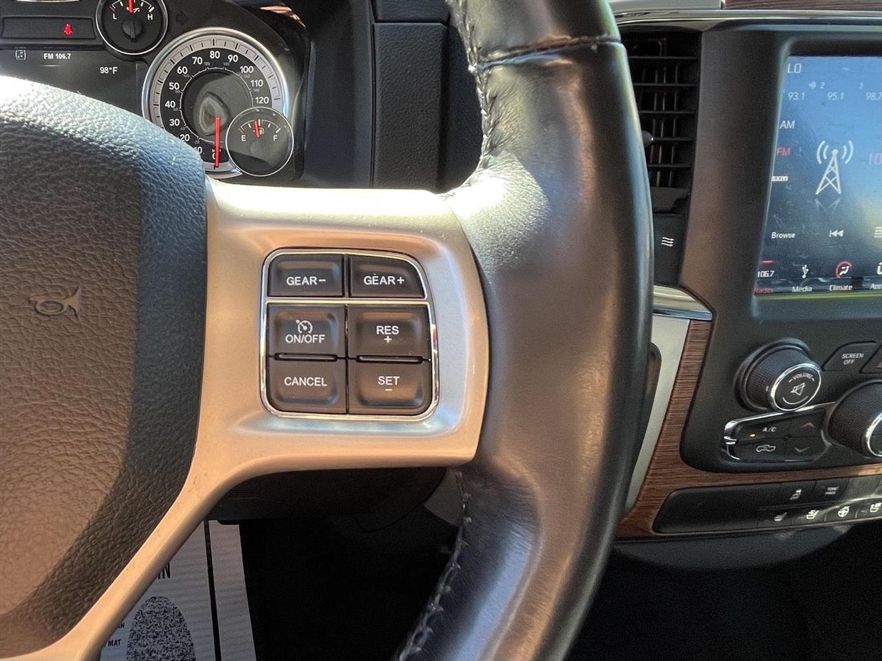 RAM 1500 Laramie Crew Cab SWB 4WD 2018