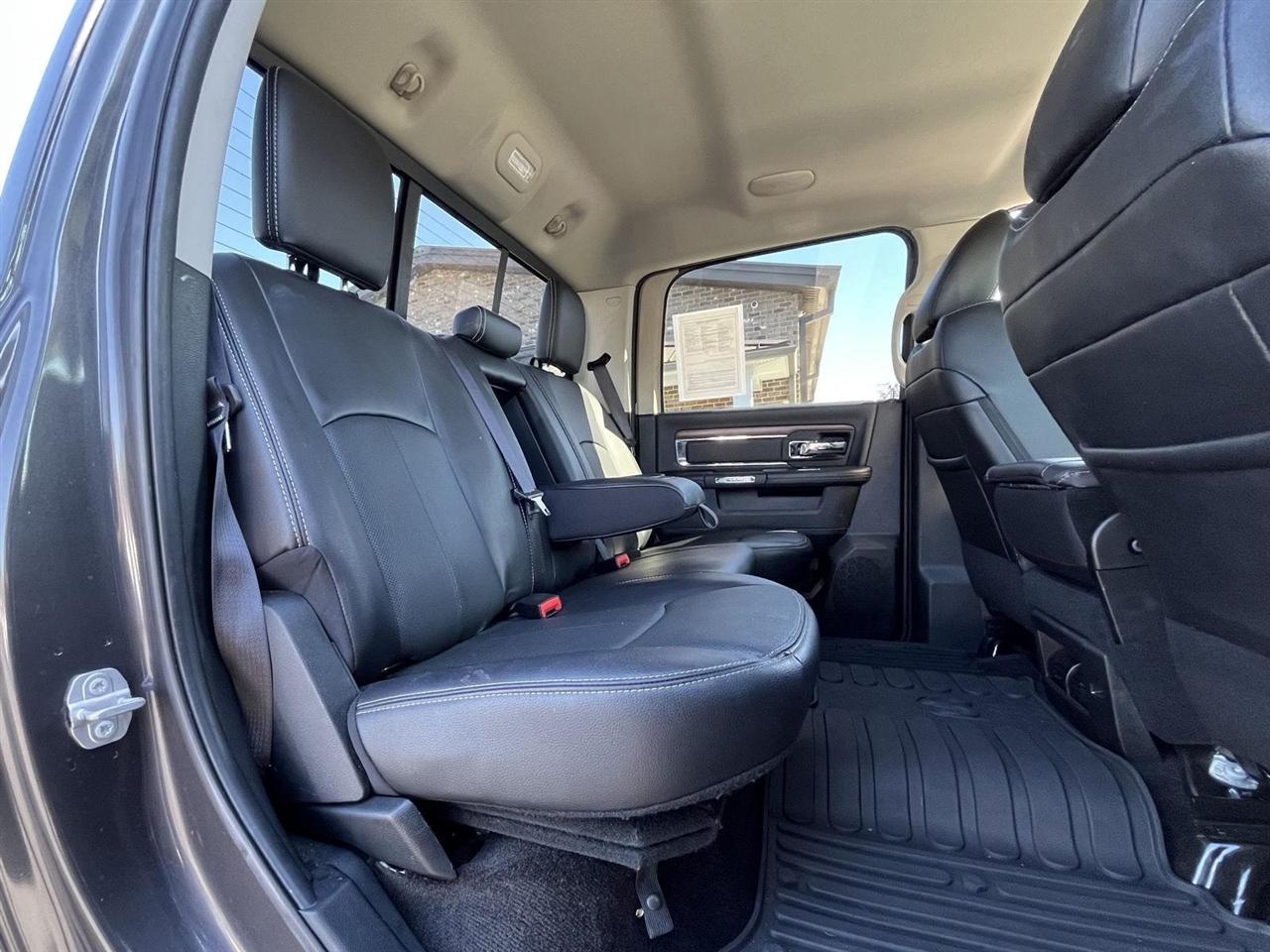 RAM 1500 Laramie Crew Cab SWB 4WD 2018