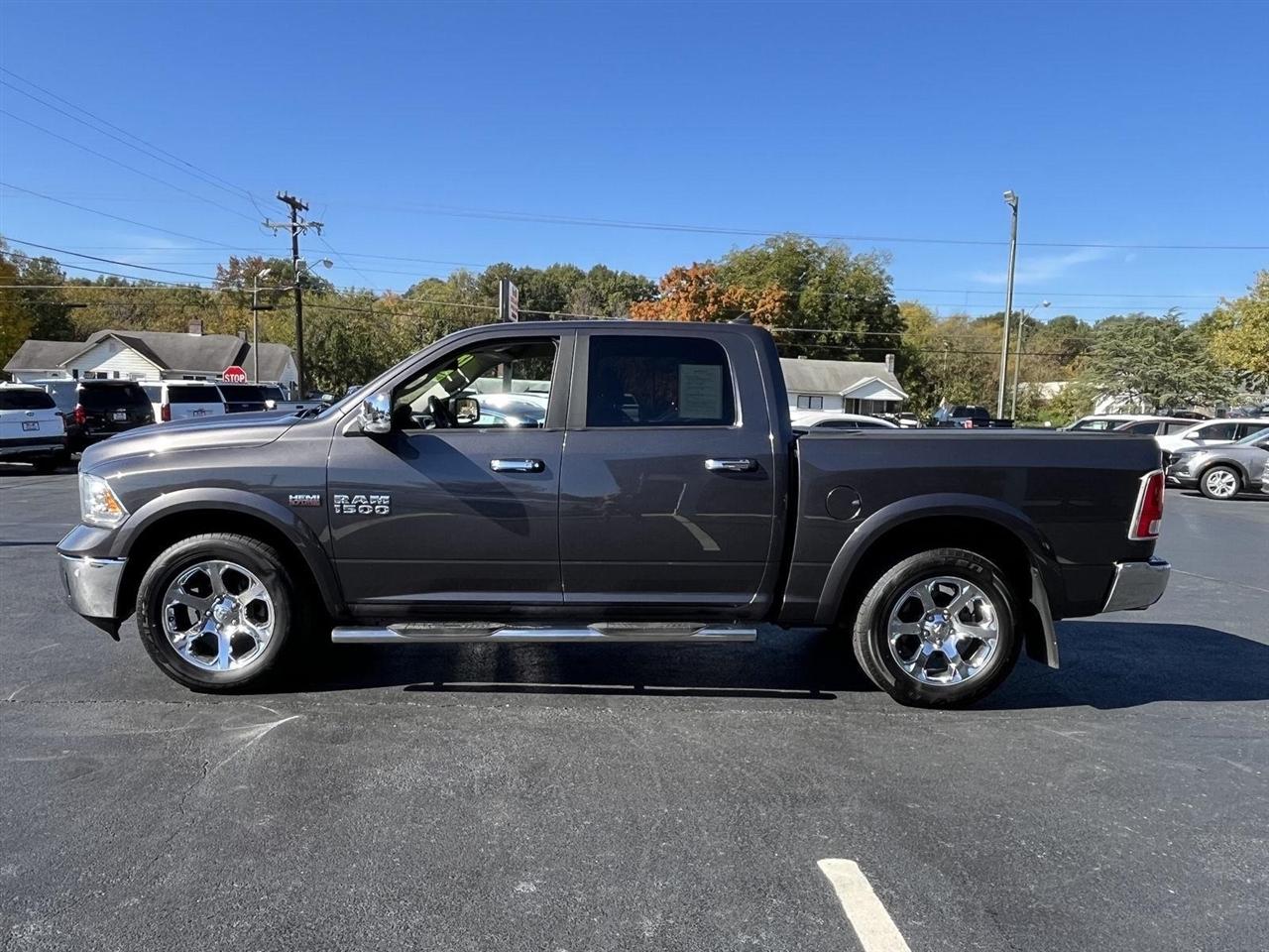 RAM 1500 Laramie Crew Cab SWB 4WD 2018