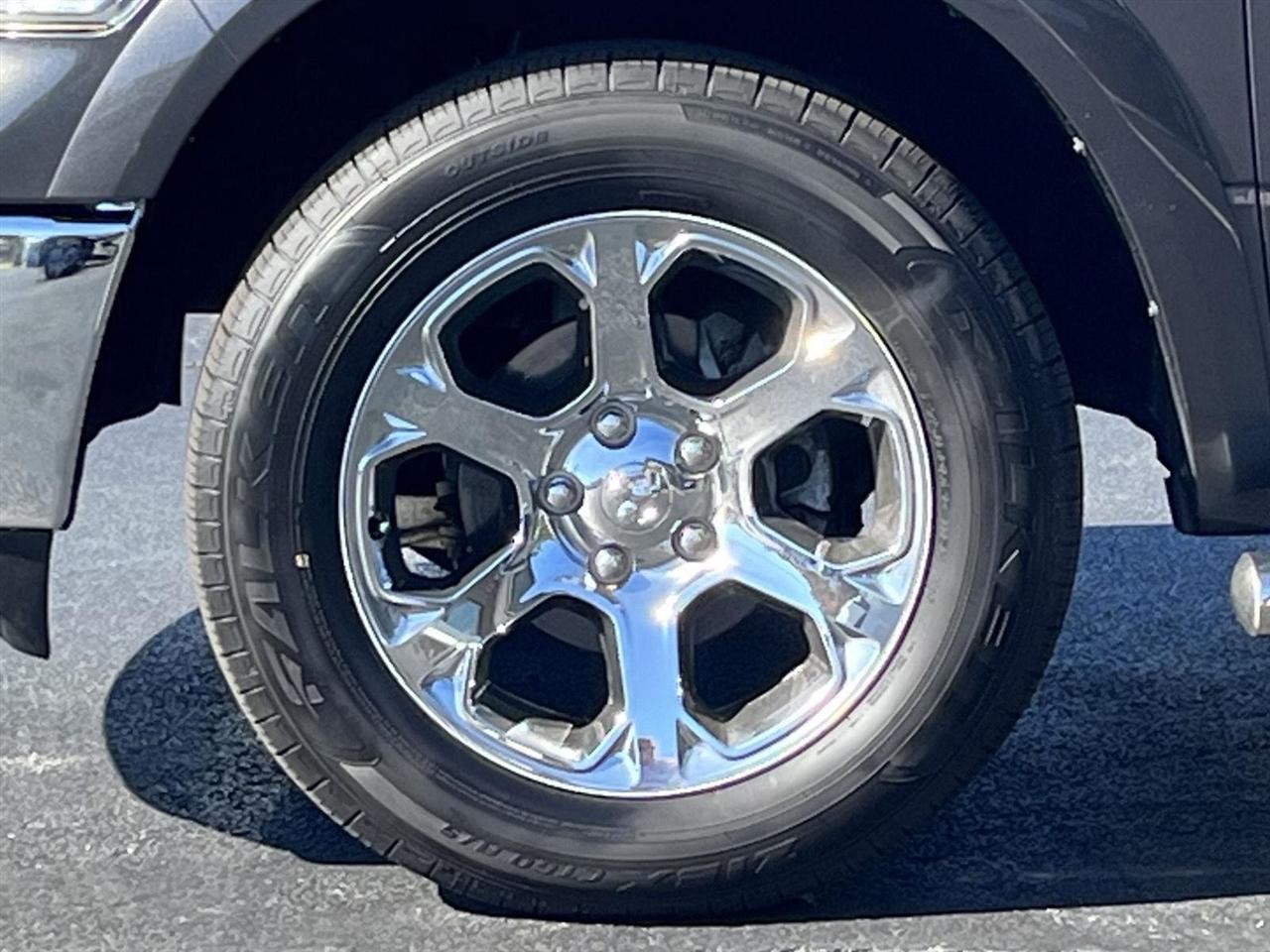 RAM 1500 Laramie Crew Cab SWB 4WD 2018