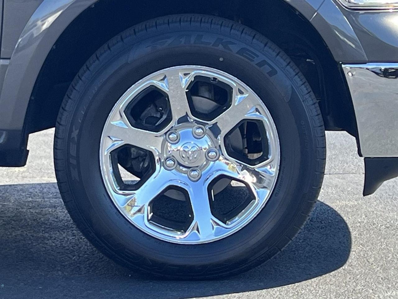 RAM 1500 Laramie Crew Cab SWB 4WD 2018