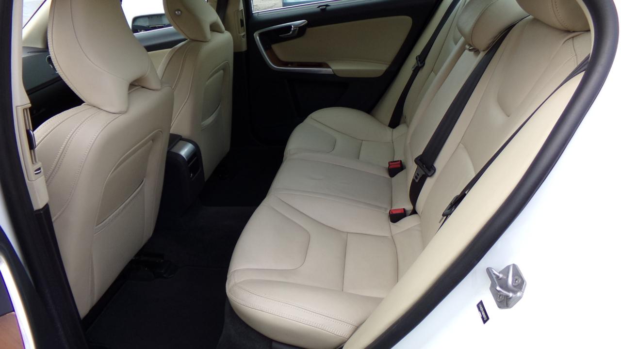 Volvo S60 Inscription 4dr Sdn T5 Drive-E Premier FWD 2016