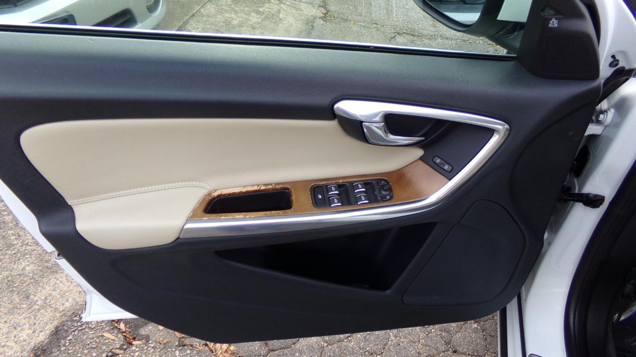 Volvo S60 Inscription 4dr Sdn T5 Drive-E Premier FWD 2016